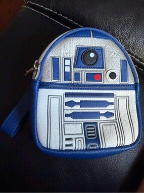 Disney’s Loungefly Star Wars R2D2 Belt Bag/Wristlet, NWOT
